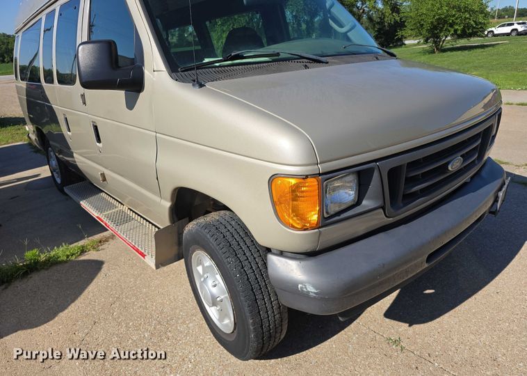 image for item DR3821 2007 Ford E250 handicap accessible van