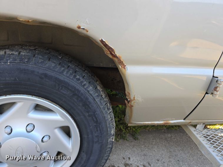 image for item DR3821 2007 Ford E250 handicap accessible van