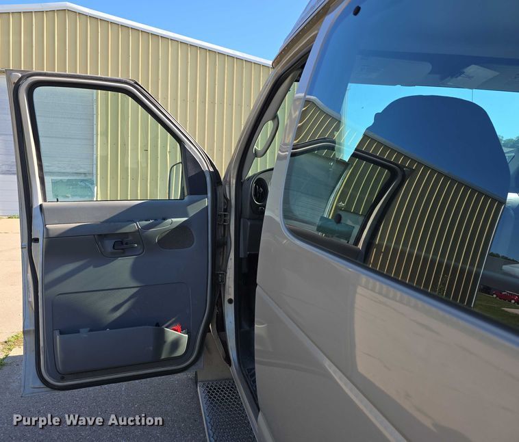 image for item DR3821 2007 Ford E250 handicap accessible van