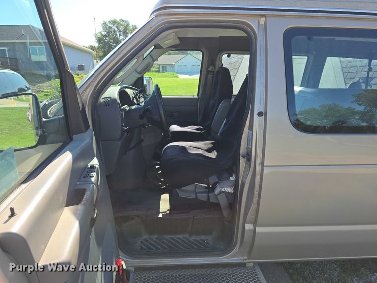 image for item DR3821 2007 Ford E250 handicap accessible van