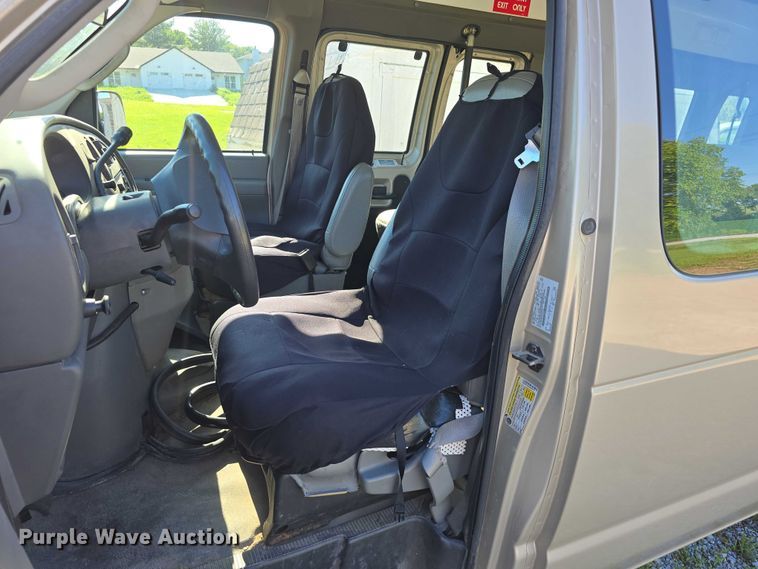 image for item DR3821 2007 Ford E250 handicap accessible van