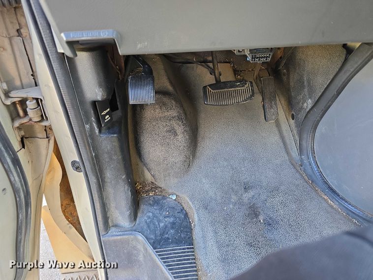 image for item DR3821 2007 Ford E250 handicap accessible van