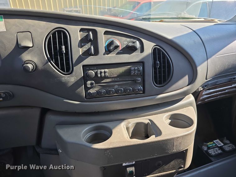 image for item DR3821 2007 Ford E250 handicap accessible van