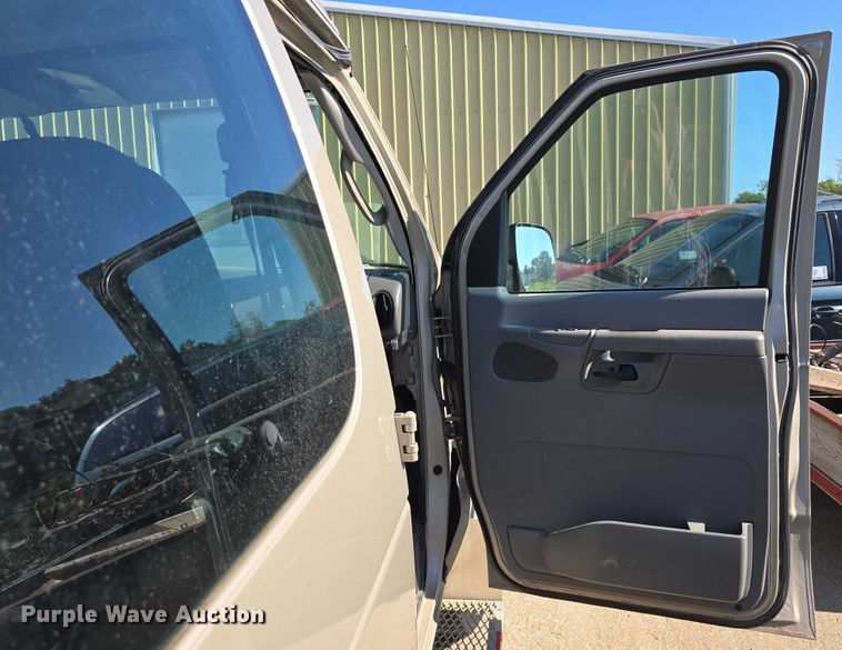image for item DR3821 2007 Ford E250 handicap accessible van