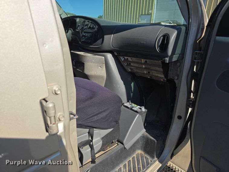 image for item DR3821 2007 Ford E250 handicap accessible van
