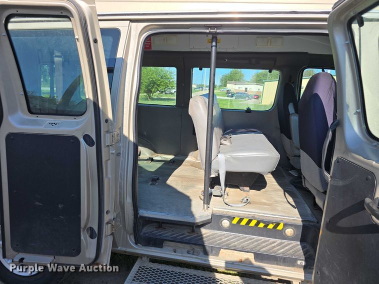 image for item DR3821 2007 Ford E250 handicap accessible van