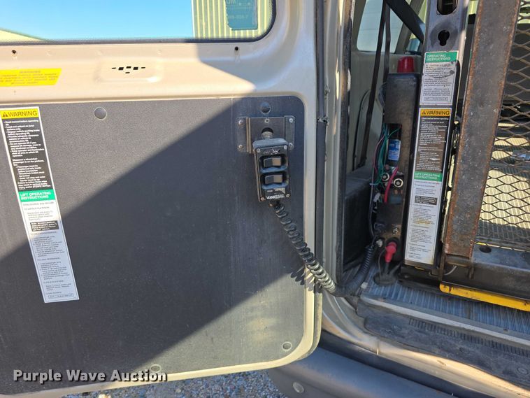 image for item DR3821 2007 Ford E250 handicap accessible van