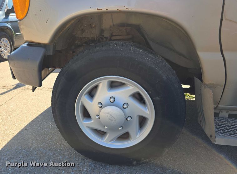 image for item DR3821 2007 Ford E250 handicap accessible van