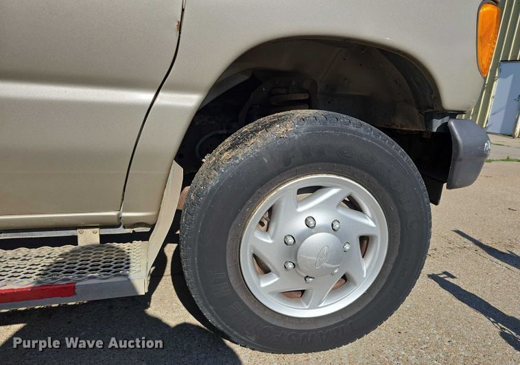 image for item DR3821 2007 Ford E250 handicap accessible van