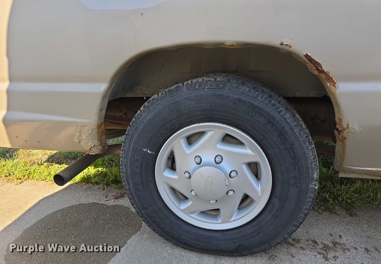 image for item DR3821 2007 Ford E250 handicap accessible van