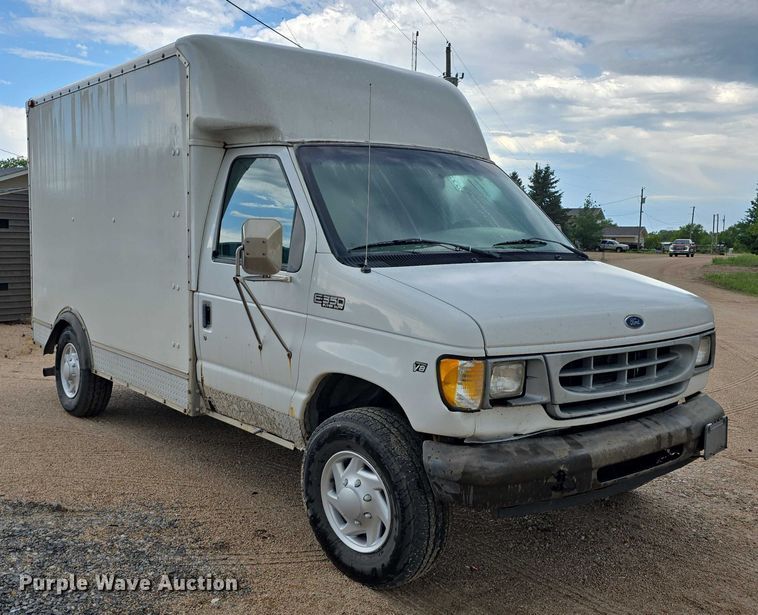 image for item DR3875 2001 Ford E350 Super Duty box truck