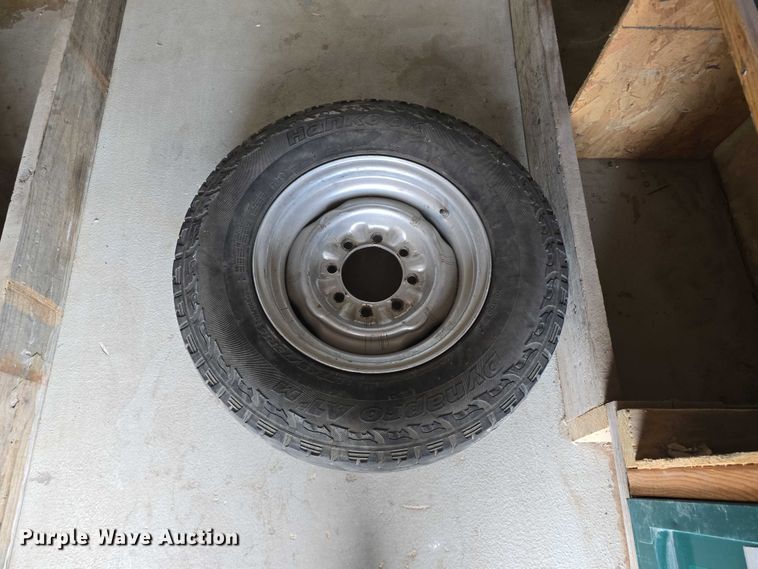 image for item DR3875 2001 Ford E350 Super Duty box truck