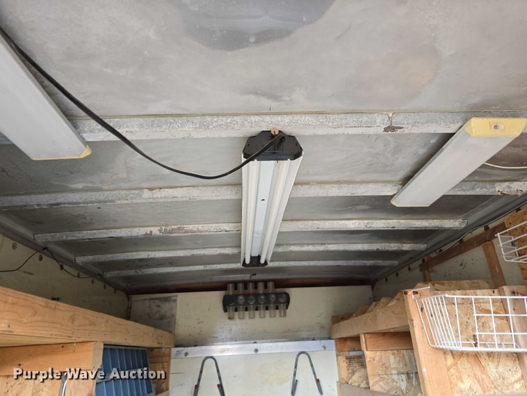 image for item DR3875 2001 Ford E350 Super Duty box truck