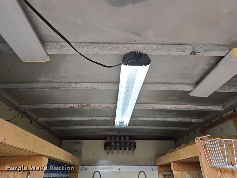 image for item DR3875 2001 Ford E350 Super Duty box truck