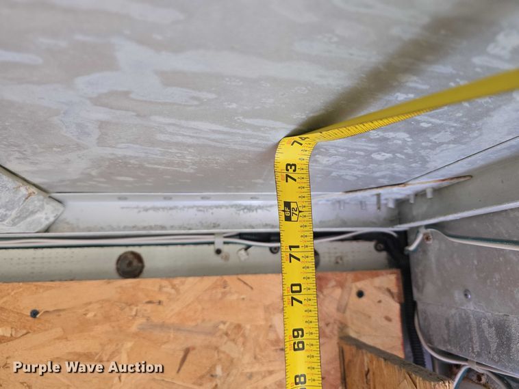 image for item DR3875 2001 Ford E350 Super Duty box truck