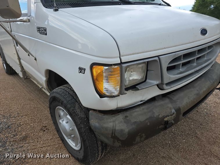 image for item DR3875 2001 Ford E350 Super Duty box truck