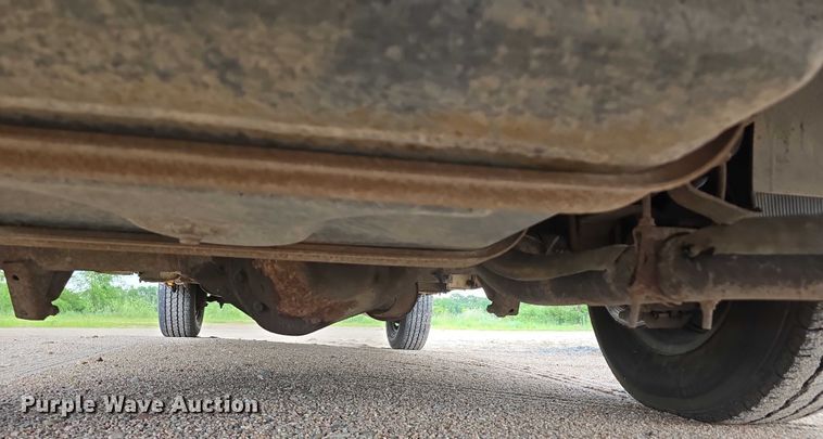 image for item DR3875 2001 Ford E350 Super Duty box truck