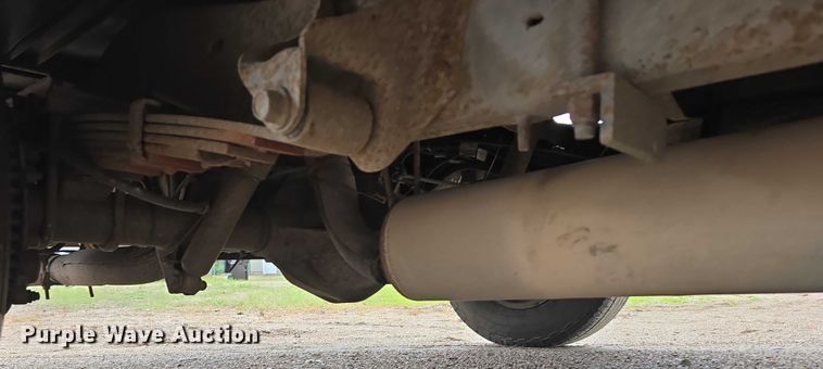 image for item DR3875 2001 Ford E350 Super Duty box truck