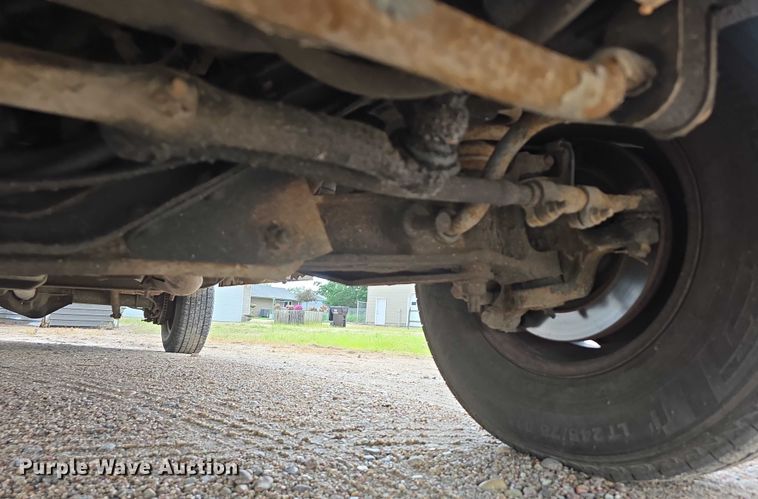 image for item DR3875 2001 Ford E350 Super Duty box truck