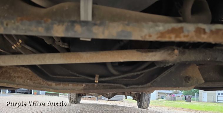 image for item DR3875 2001 Ford E350 Super Duty box truck