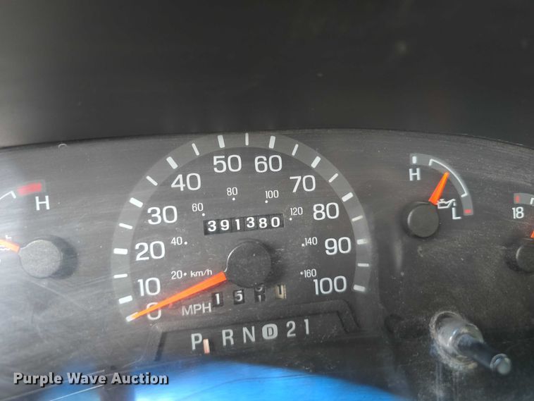 image for item DR3875 2001 Ford E350 Super Duty box truck