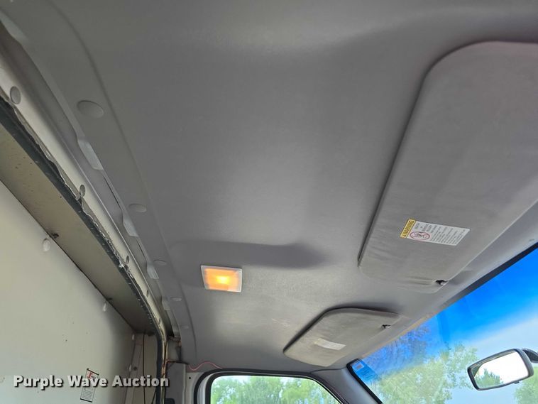 image for item DR3875 2001 Ford E350 Super Duty box truck