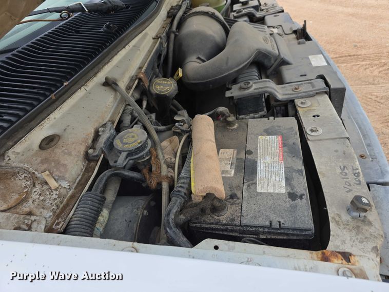 image for item DR3875 2001 Ford E350 Super Duty box truck