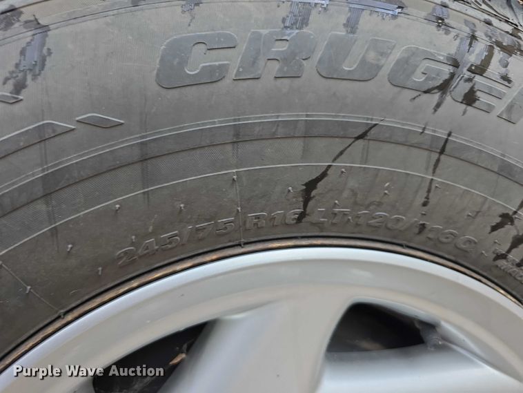 image for item DR3875 2001 Ford E350 Super Duty box truck