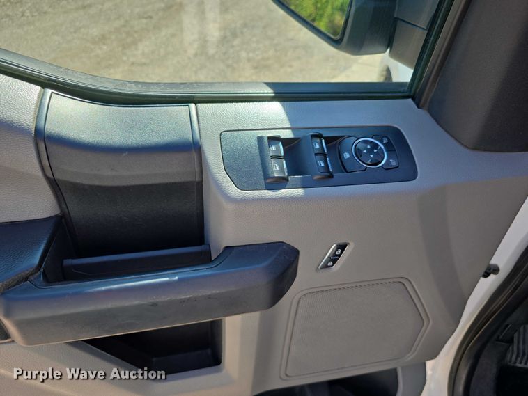 image for item DR3881 2017 Ford F150 XL SuperCab pickup truck