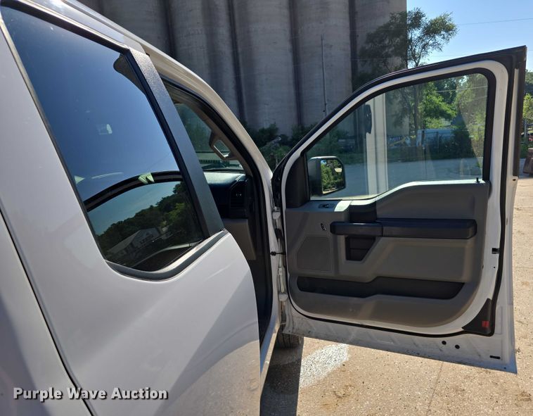 image for item DR3881 2017 Ford F150 XL SuperCab pickup truck