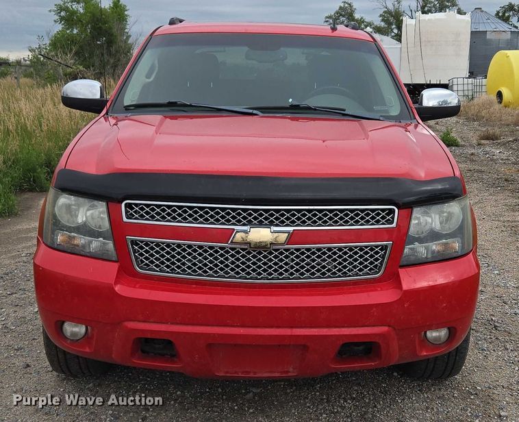 image for item DR3883 2010 Chevrolet Avalanche LTZ  Crew Cab pickup truck