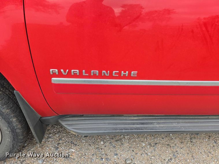 image for item DR3883 2010 Chevrolet Avalanche LTZ  Crew Cab pickup truck