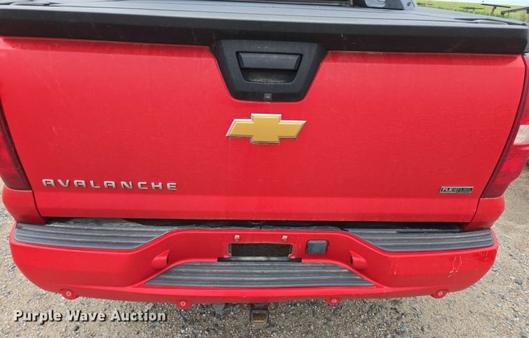image for item DR3883 2010 Chevrolet Avalanche LTZ  Crew Cab pickup truck