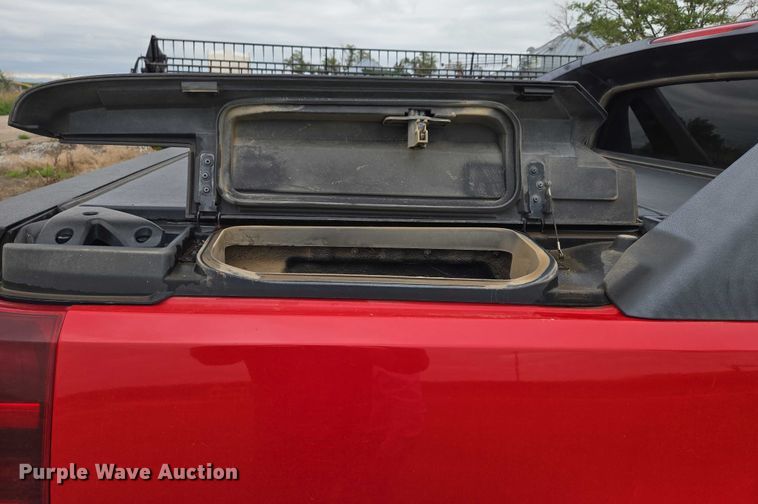 image for item DR3883 2010 Chevrolet Avalanche LTZ  Crew Cab pickup truck