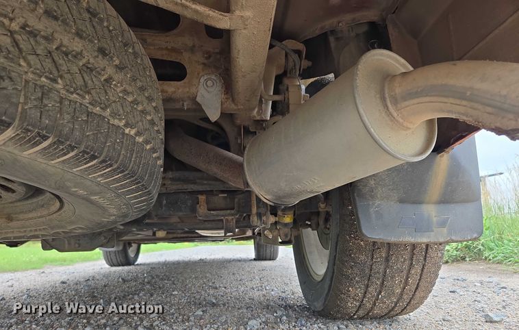 image for item DR3883 2010 Chevrolet Avalanche LTZ  Crew Cab pickup truck