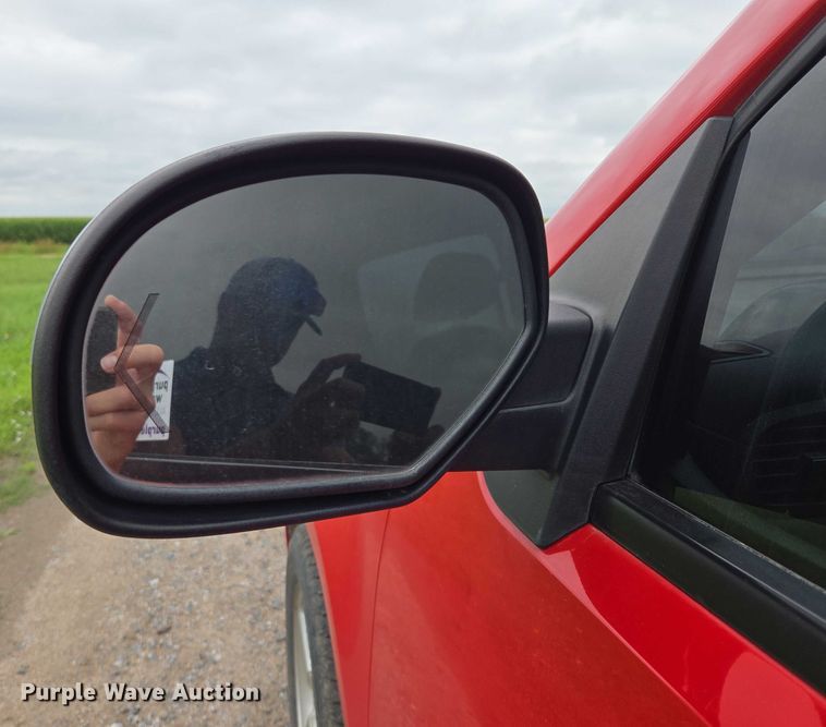 image for item DR3883 2010 Chevrolet Avalanche LTZ  Crew Cab pickup truck