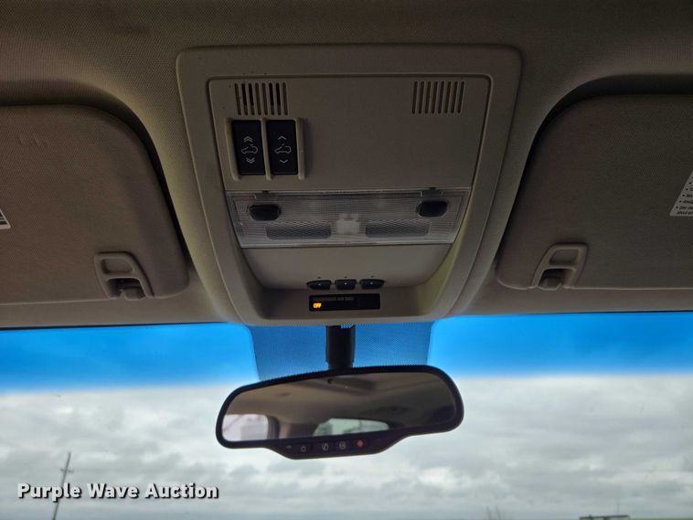 image for item DR3883 2010 Chevrolet Avalanche LTZ  Crew Cab pickup truck