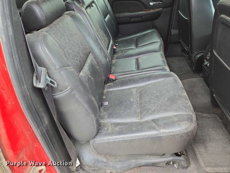 image for item DR3883 2010 Chevrolet Avalanche LTZ  Crew Cab pickup truck