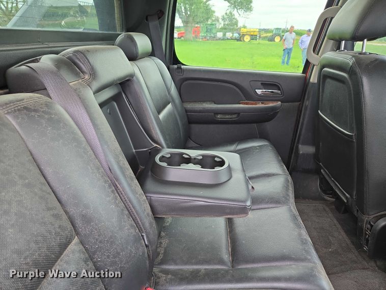 image for item DR3883 2010 Chevrolet Avalanche LTZ  Crew Cab pickup truck