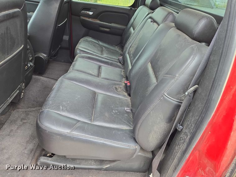 image for item DR3883 2010 Chevrolet Avalanche LTZ  Crew Cab pickup truck