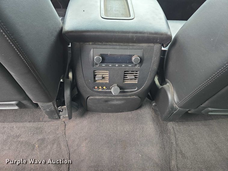 image for item DR3883 2010 Chevrolet Avalanche LTZ  Crew Cab pickup truck