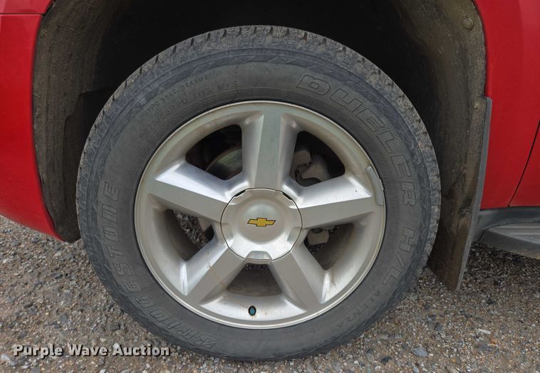 image for item DR3883 2010 Chevrolet Avalanche LTZ  Crew Cab pickup truck