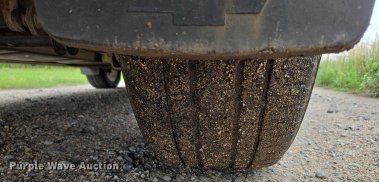 image for item DR3883 2010 Chevrolet Avalanche LTZ  Crew Cab pickup truck