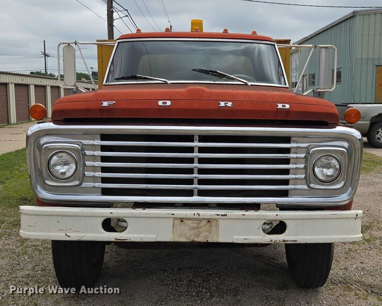 image for item DR3885 1970 Ford F750 dump truck