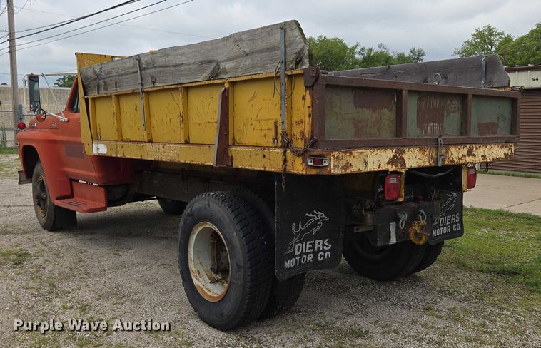 image for item DR3885 1970 Ford F750 dump truck