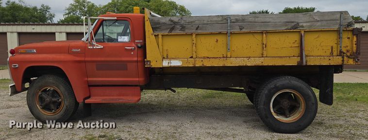 image for item DR3885 1970 Ford F750 dump truck