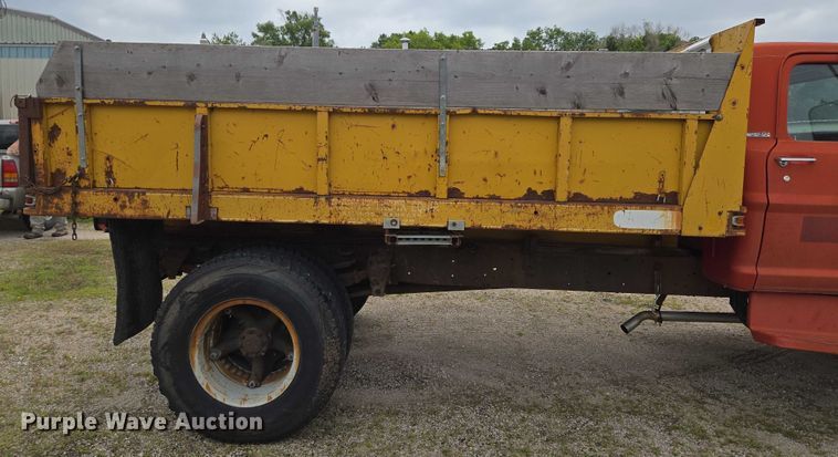 image for item DR3885 1970 Ford F750 dump truck