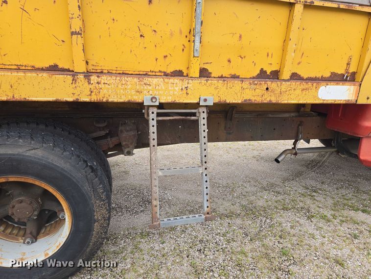 image for item DR3885 1970 Ford F750 dump truck