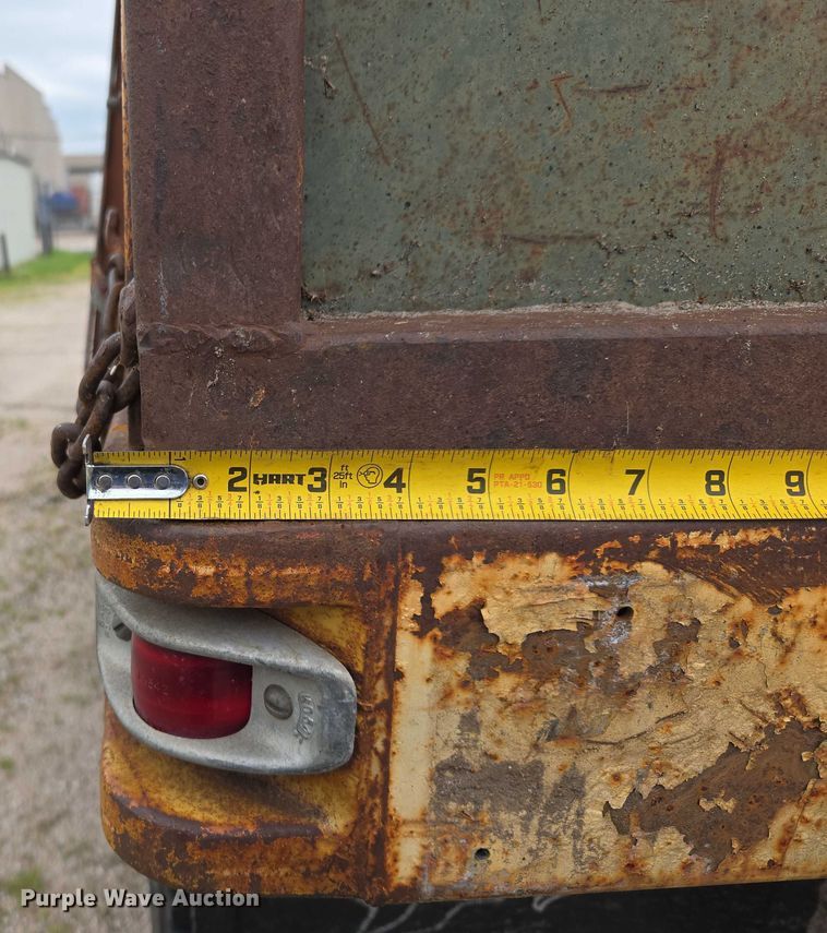 image for item DR3885 1970 Ford F750 dump truck