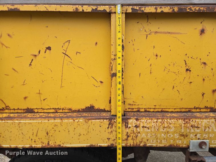 image for item DR3885 1970 Ford F750 dump truck